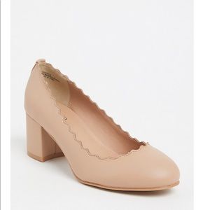 Nude Scalloped Pump